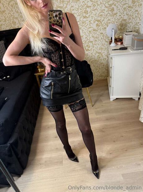 Blonde Admin actrice de sexe images