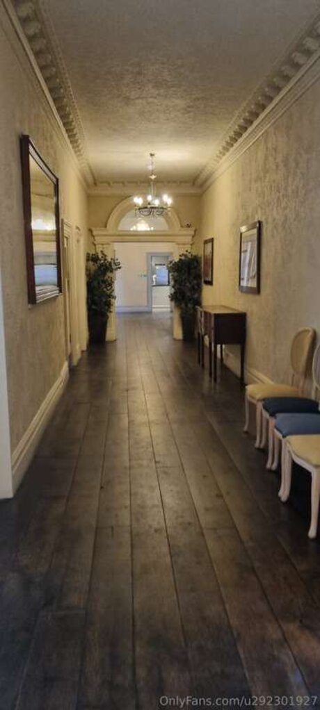 pom-pom girl nue onlyfans joli art collection