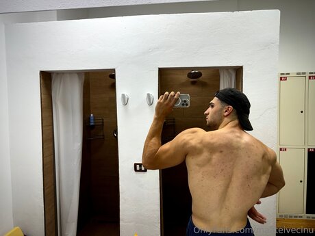 Maateivecinu star du porno chaude des photos