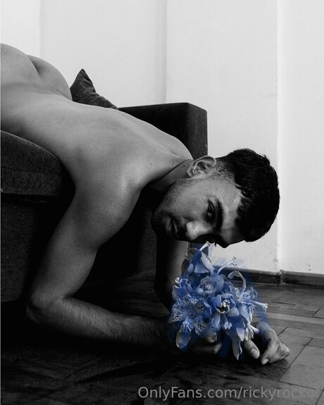 Rickyrockof modèle porno galerie
