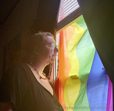 Fernacus 77 étoile érotique photos