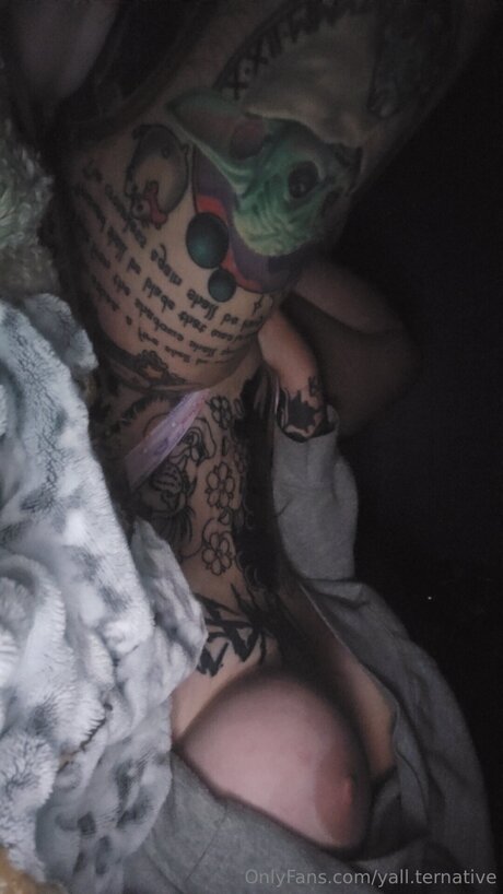 Yall Ternative modèle sympa des photos