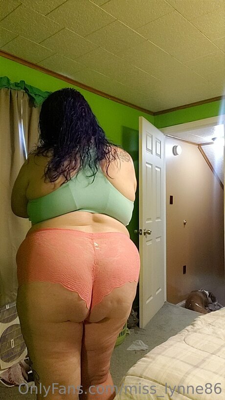 Miss Lynne86 modèle magnifique des photos