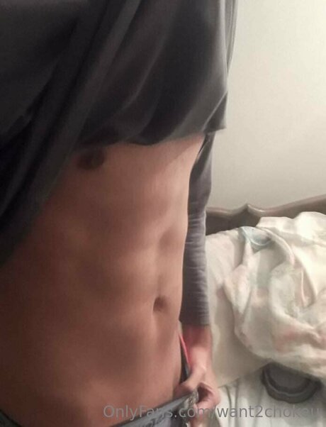 Want2chokeu star exclusive photo