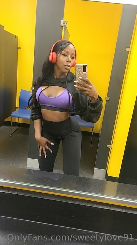 Sweetylove91 modèle xxx archive