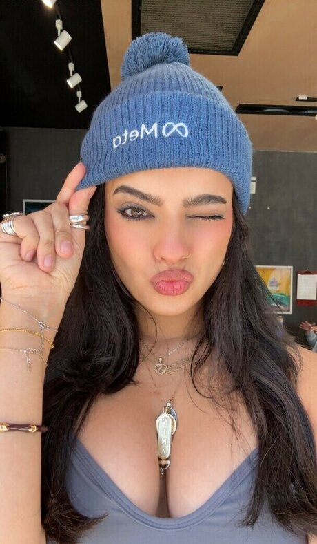 Nina Drama étoile sexy photos