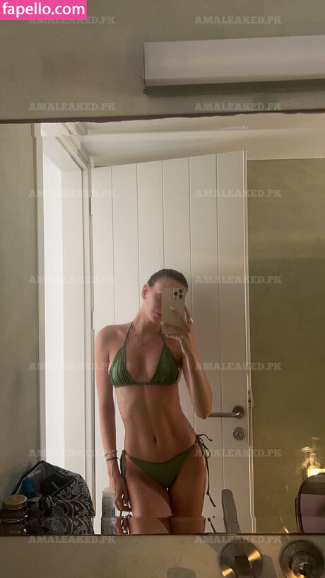 Konstantina Vorrea actrice adulte galeries