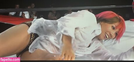 Asuka WWE modèle érotique image