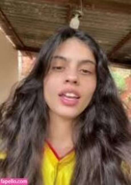 Menina Veneno modèle parfait img