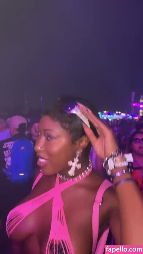 Jordanne Deveaux étoile hd galeries