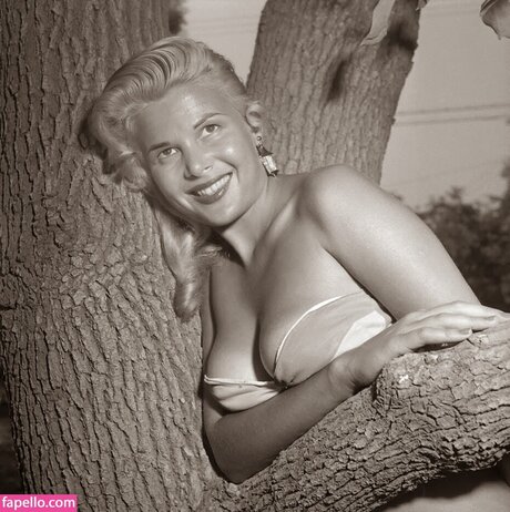 épouse pute onlyfans sympa pornographique archive