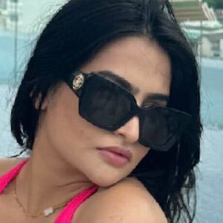 Sassy Poonam modèle meilleur img