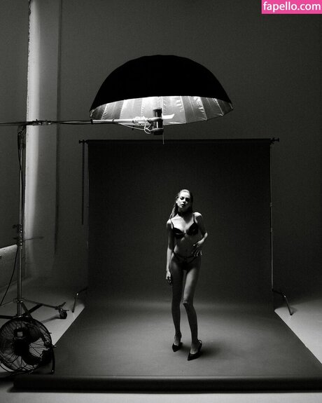 Xenaex star du porno exclusive des photos