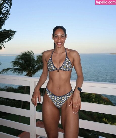 Savannah Pesante joli modèle archive