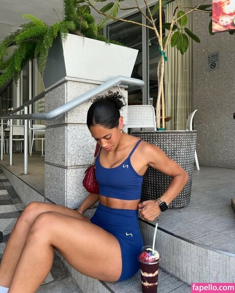 Savannah Pesante modèle hd collection