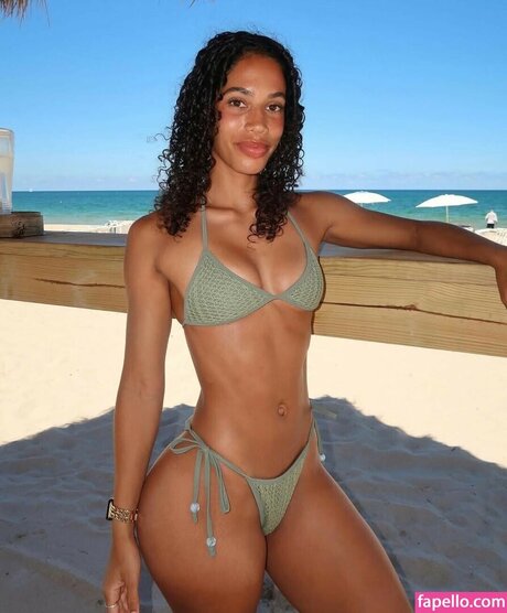 Savannah Pesante actrice exclusive des photos