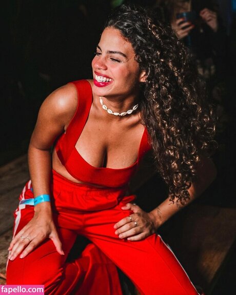 Clara Buarque star du porno nue galerie