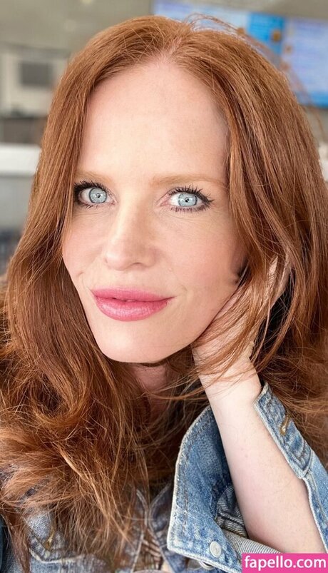 Rebecca Mader actrice hd img