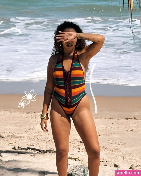 Giovanna Pitel modèle exclusif photos