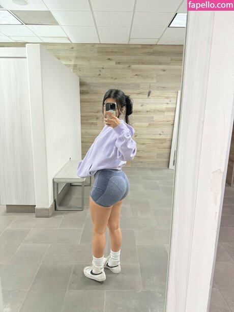 déshabillage onlyfans porno image