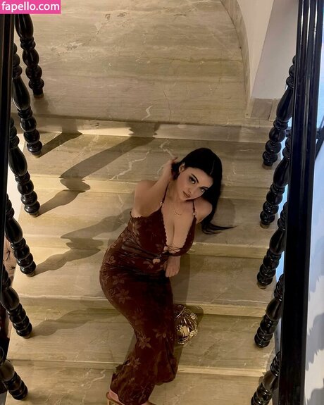 éjacule sur la langue onlyfans joli art img