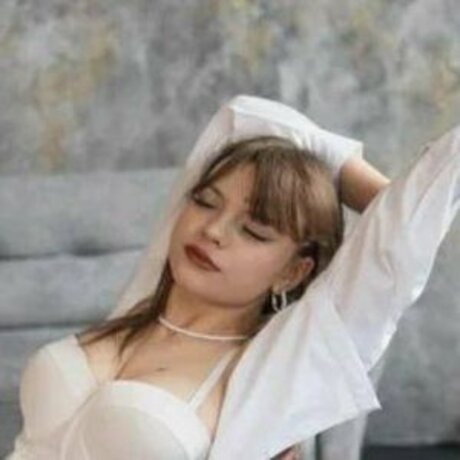 SelenaDearden étoile hd des photos