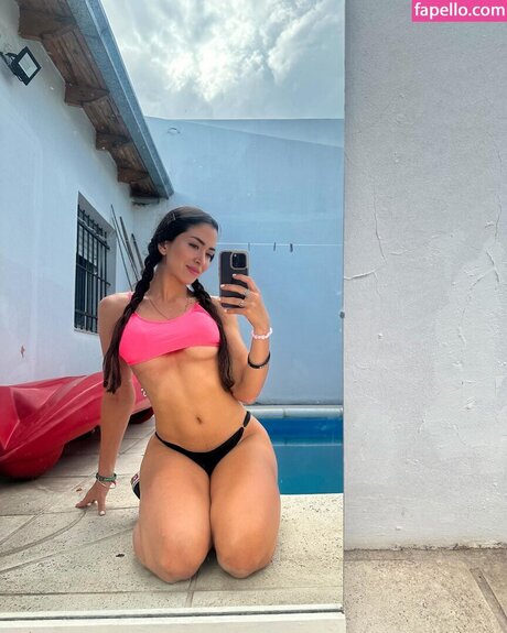 rousse tatouée onlyfans xxx nu photo