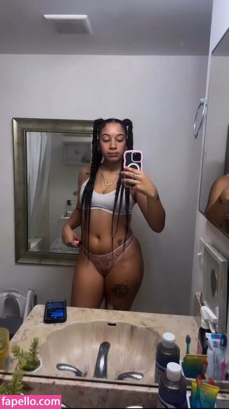 jolenciaga étoile exclusive photos