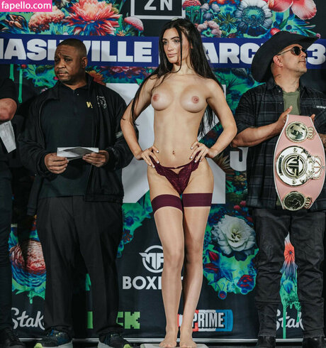 blonde aux gros seins onlyfans xxx jolie galerie