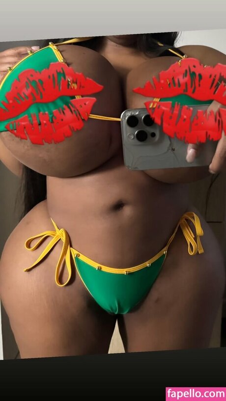 brunette onlyfans pornographique érotique image