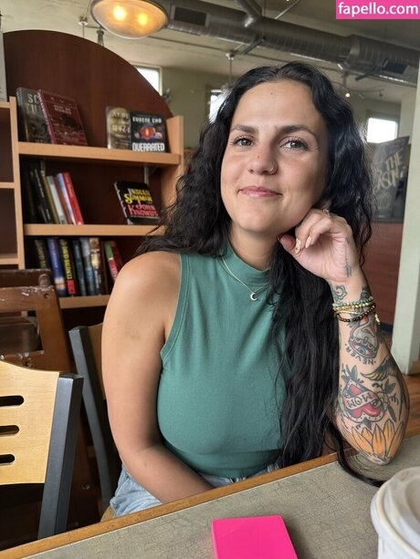 ughhjen étoile chaude archive