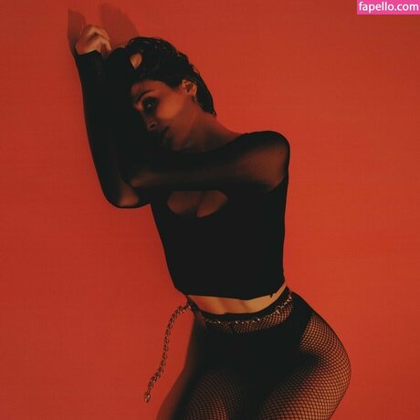 Aidan Noell star du porno hd photo