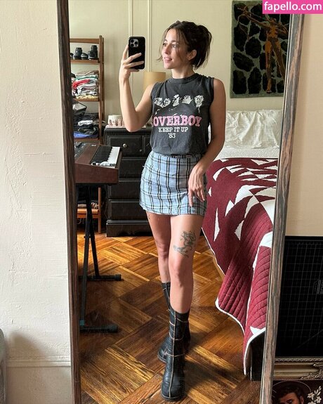 Aidan Noell star du porno en haute qualité galerie