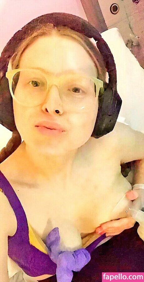 Jessie Cave modèle gratuit photo