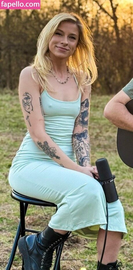 chaton potelé uniquementfans hd parfaite des photos