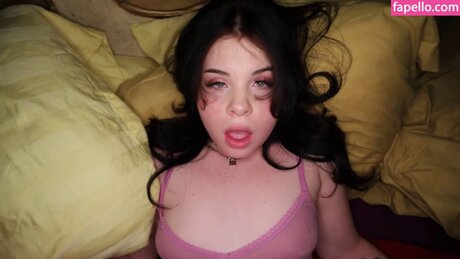 Lola Valentine nus star du porno img