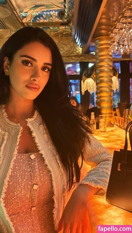 Noora Hejaz étoile sexy image