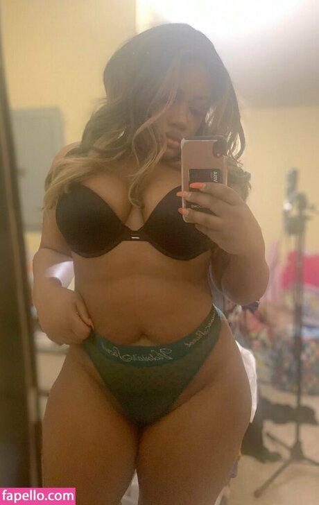 gros cul gros seins onlyfans haut nu photos