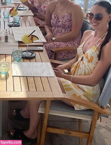 gros seins branlette espagnole onlyfans assez pornographique photos