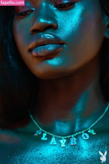 Naomi Nash star du porno hd des photos