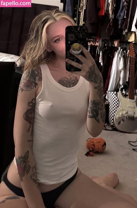 Bludaisy actrice chaude photo