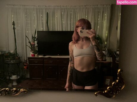 Mkultramilf modèle nu photo