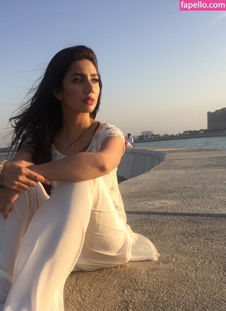 Mahira Khan sexe star du porno photo