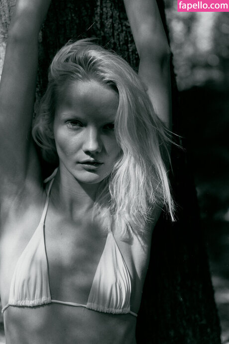 Karina Vasilishin star du porno érotique images