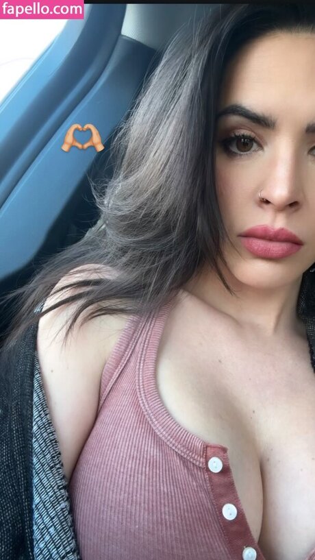 Rosie Okumura haut modèle photos