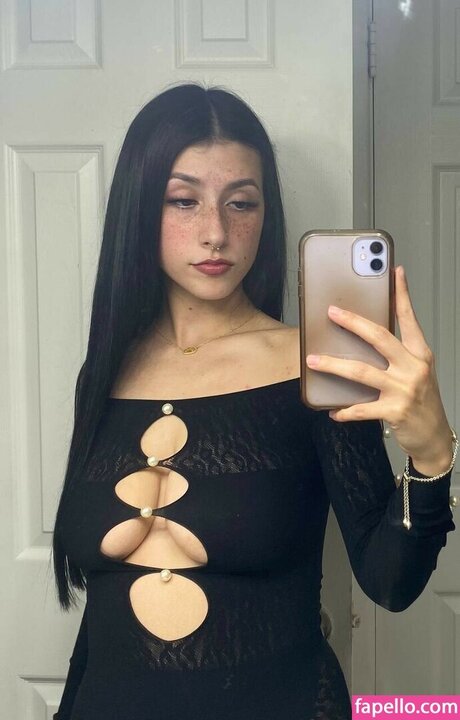 nevaevaaaaa étoile nue photo