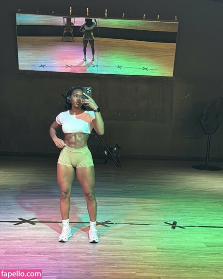 Tiara Howard mannequin img