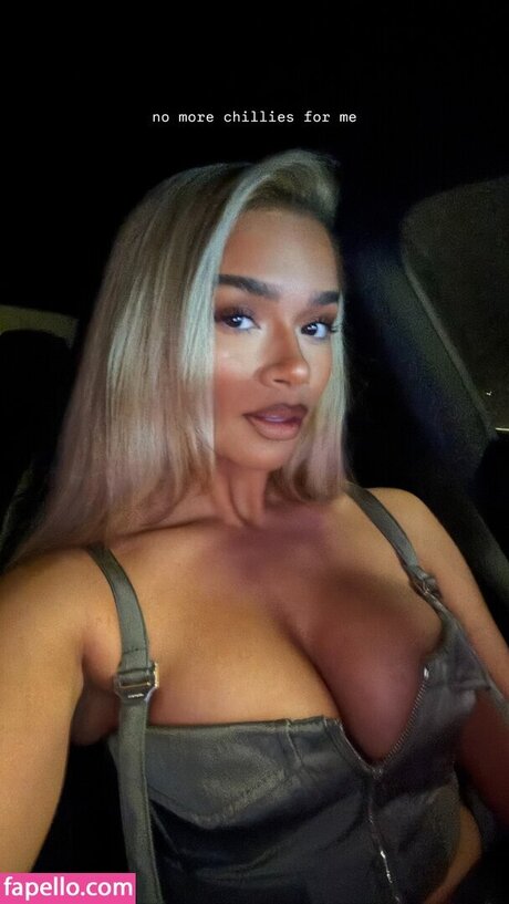 reine de pique onlyfans art exclusif photos