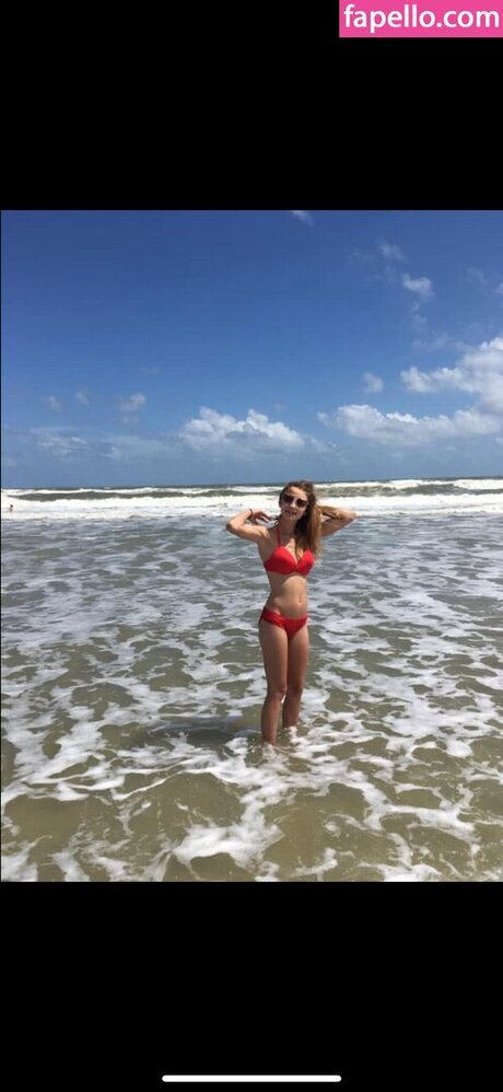 Kelly Lyn star du porno chaude images