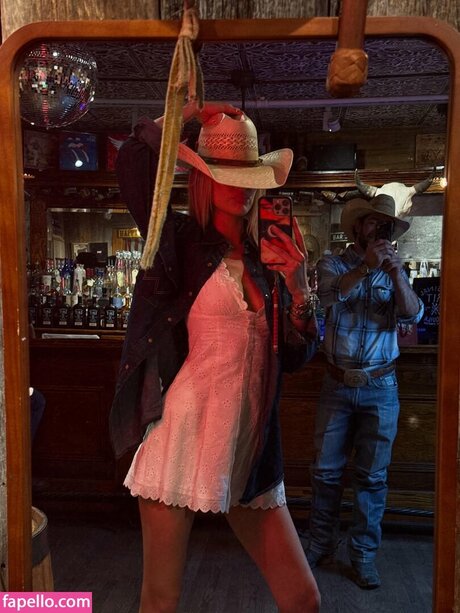 Bella Hadid actrice galerie